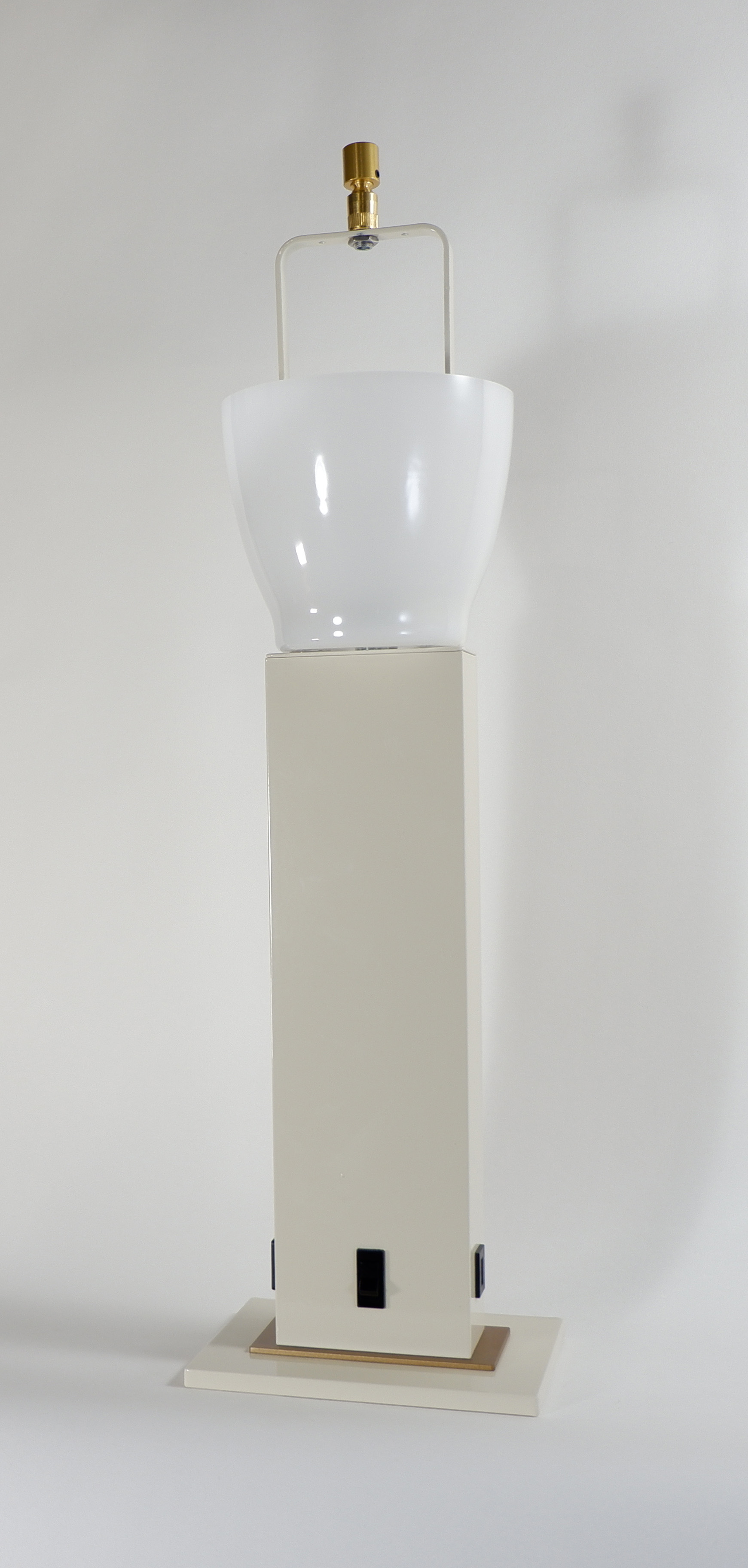 Diffuser: Bulb Shield, Vantage